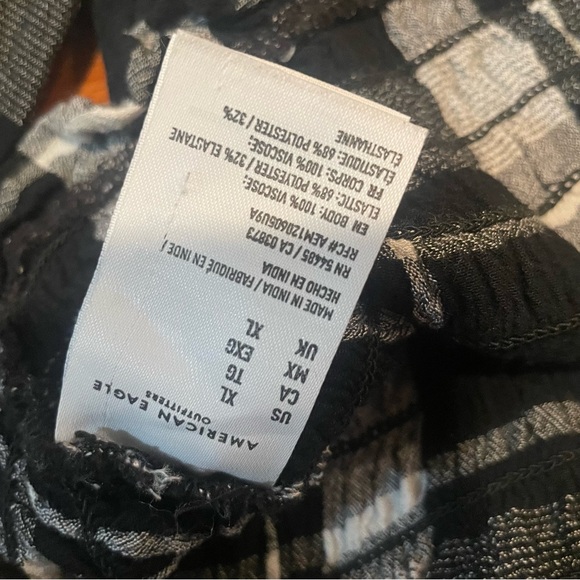 American Eagle Cropped Plaid Top - Picture 5 of 9
